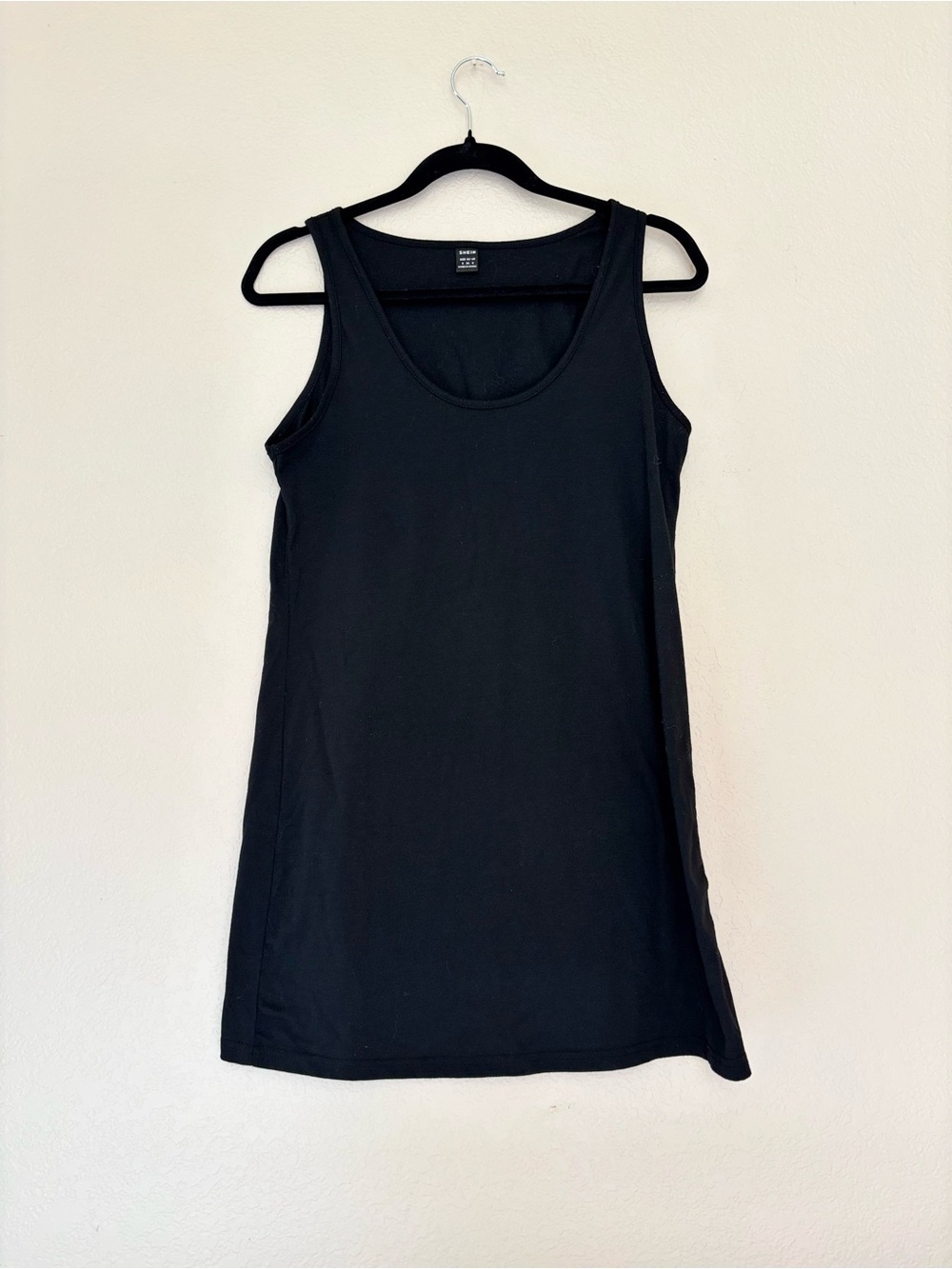 Black Women's Scoop Neck Tank Top
